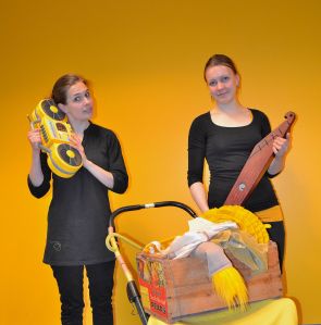 Venla ja Tanja. Kuva: Meeri Karusaari.